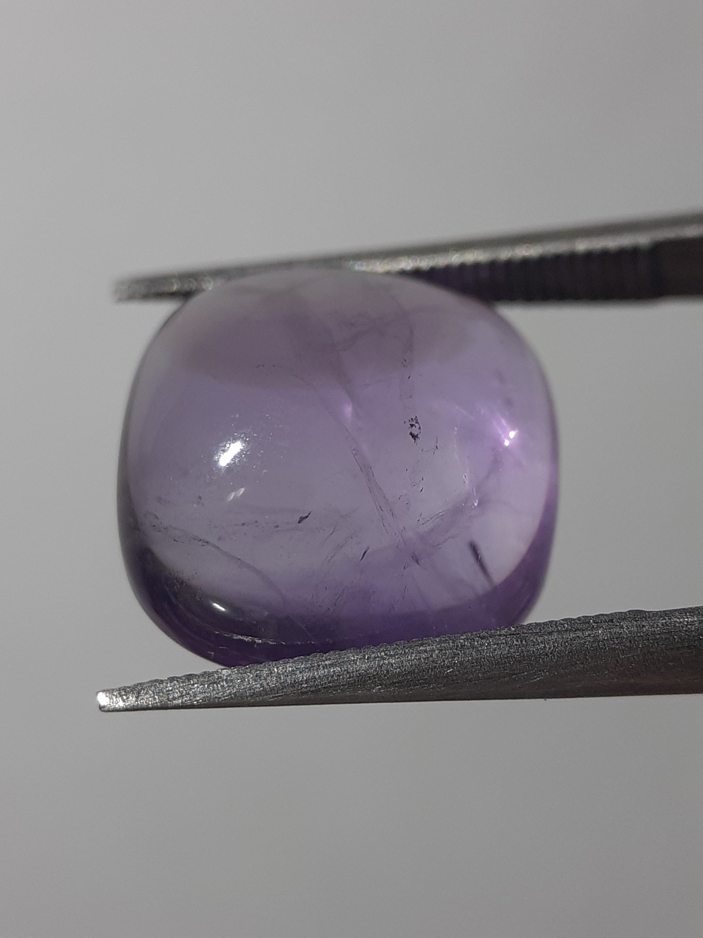 Natural purple Amethyst - 5.88 ct - cushion cabochon - unheated - certified by NGB - Natural Gems Belgium