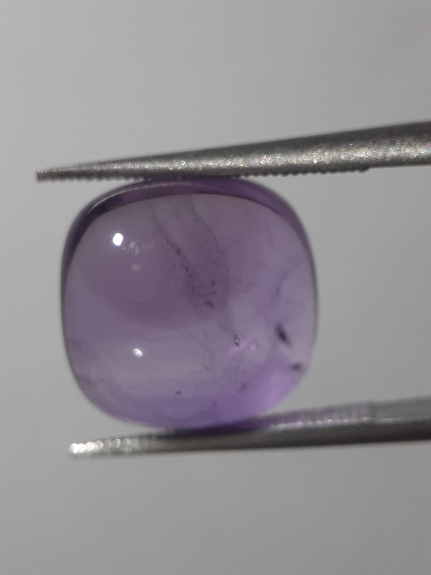 Natural purple Amethyst - 5.88 ct - cushion cabochon - unheated - certified by NGB - Natural Gems Belgium