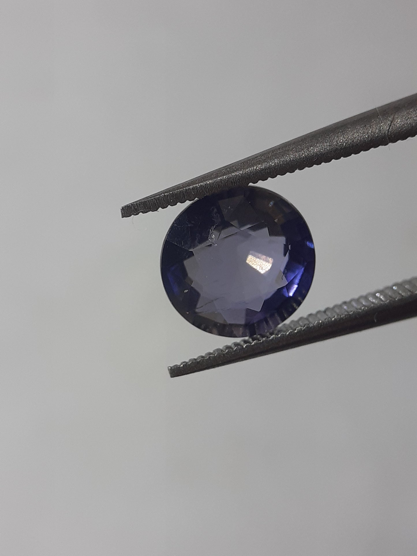 Natural Violet Bluet Iolite - 1.14 ct - round - unheated - certified by NGB - Natural Gems Belgium