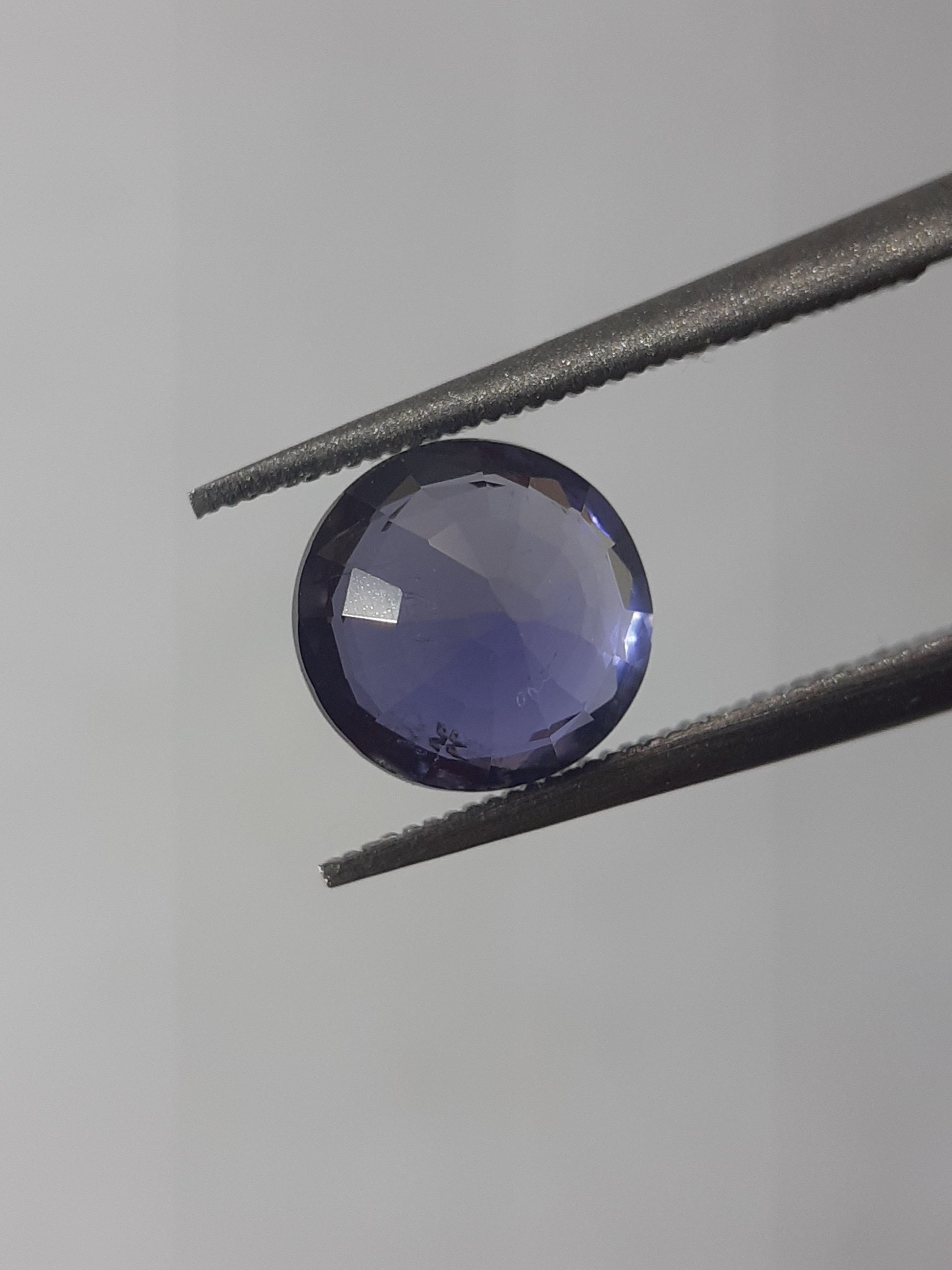 Natural Violet Bluet Iolite - 1.14 ct - round - unheated - certified by NGB - Natural Gems Belgium