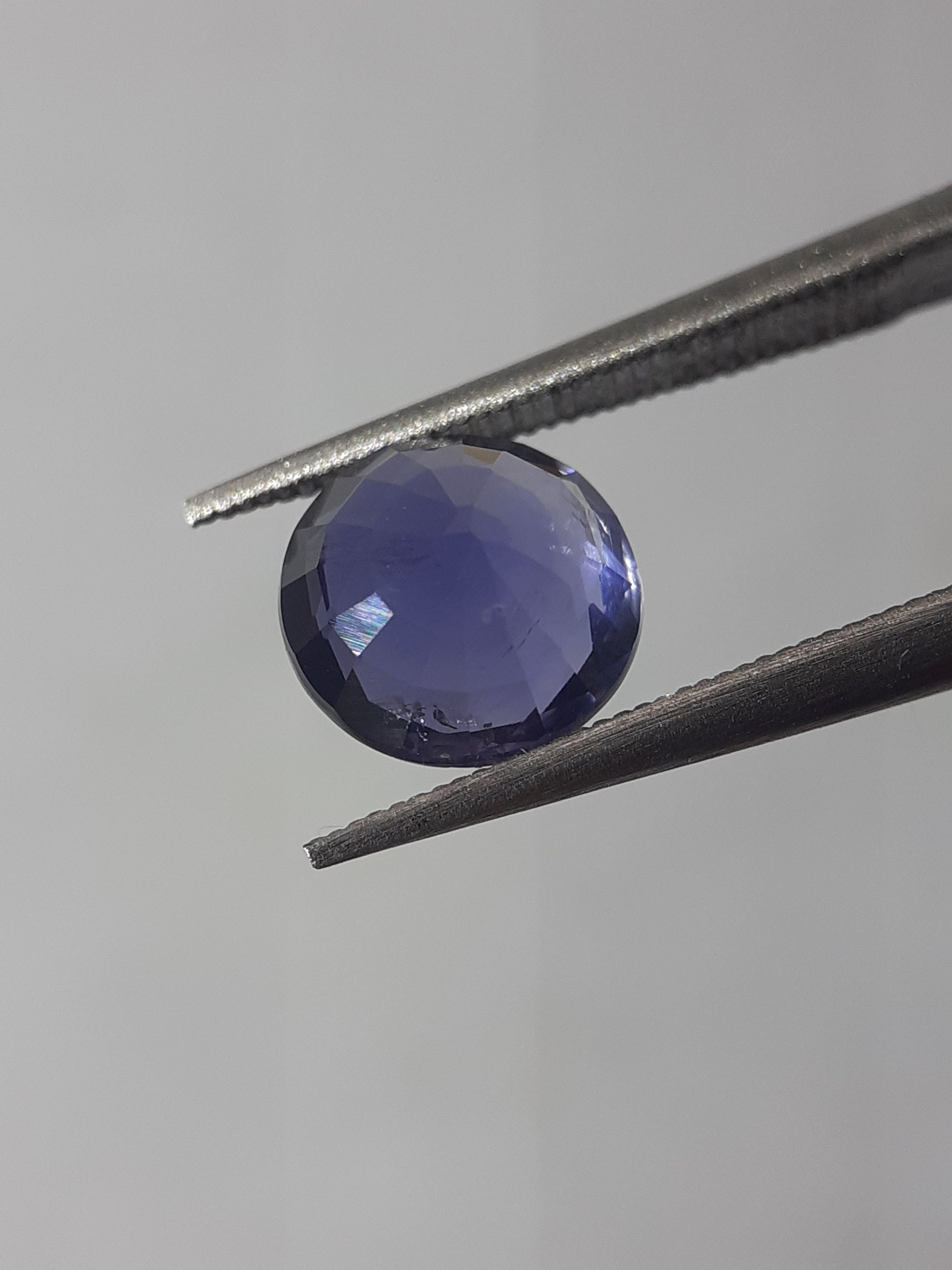 Natural Violet Bluet Iolite - 1.14 ct - round - unheated - certified by NGB - Natural Gems Belgium