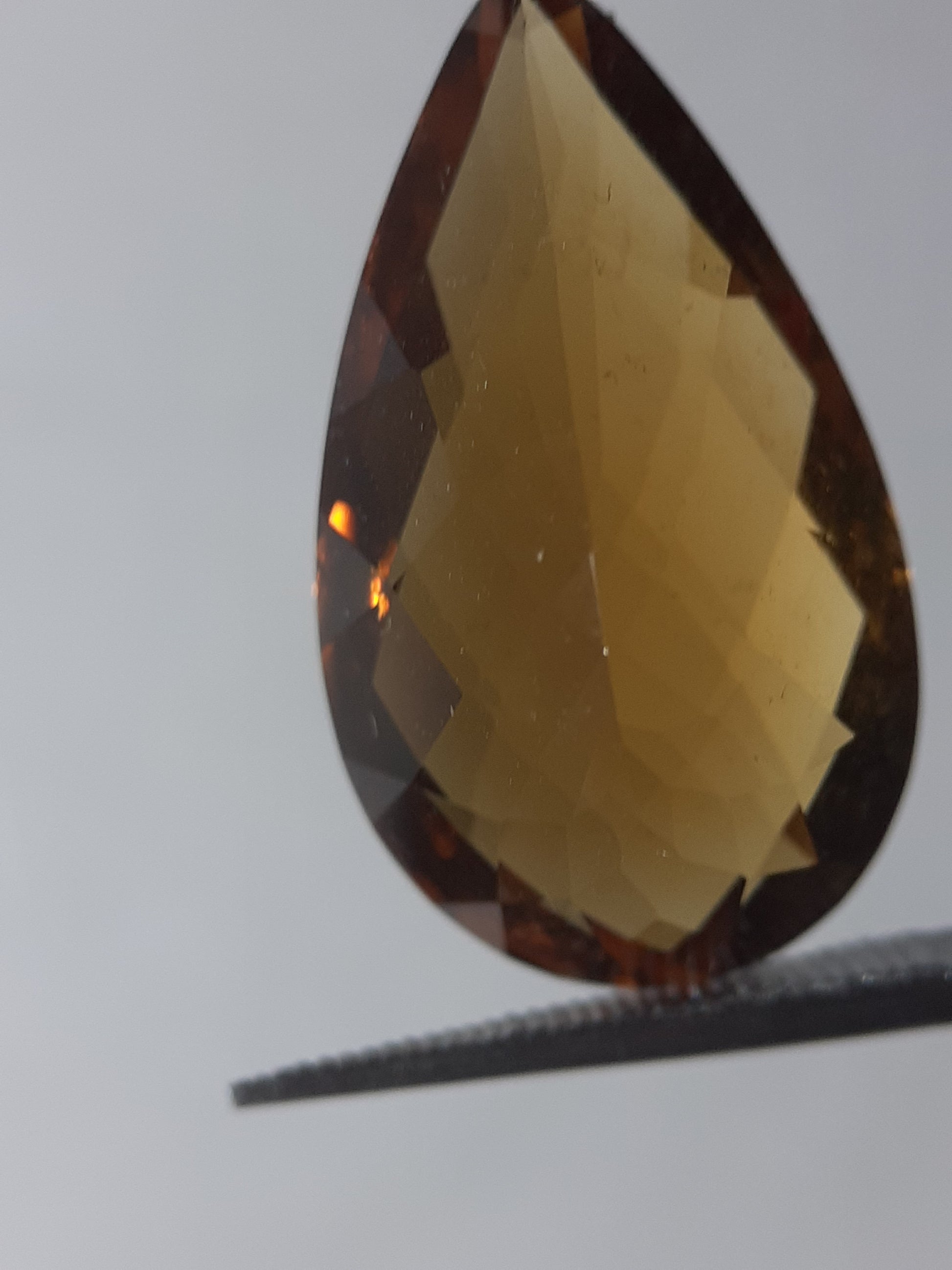 Natural orangy yellow Citrine - 9.05 ct - pear - unheated - certified by NGB - Natural Gems Belgium