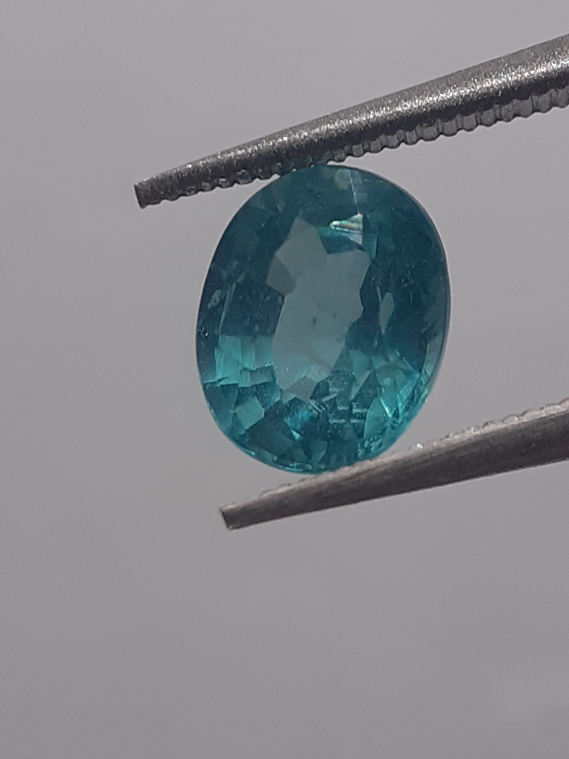 Natural blue Apatite - 1.06 ct - oval - heated - certified by NGB - Natural Gems Belgium