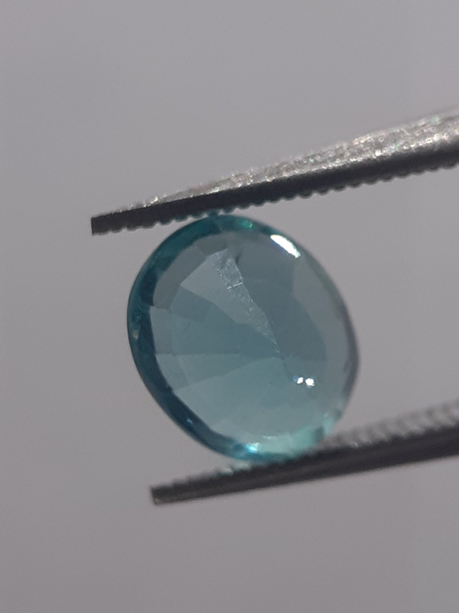 Natural blue Apatite - 1.06 ct - oval - heated - certified by NGB - Natural Gems Belgium