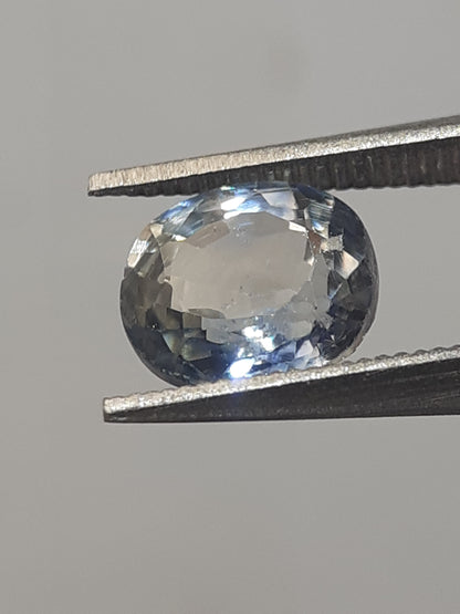 Natural light greenish blue sapphire - 1.00 ct - Oval - heated - certified by NGB - Natural Gems Belgium