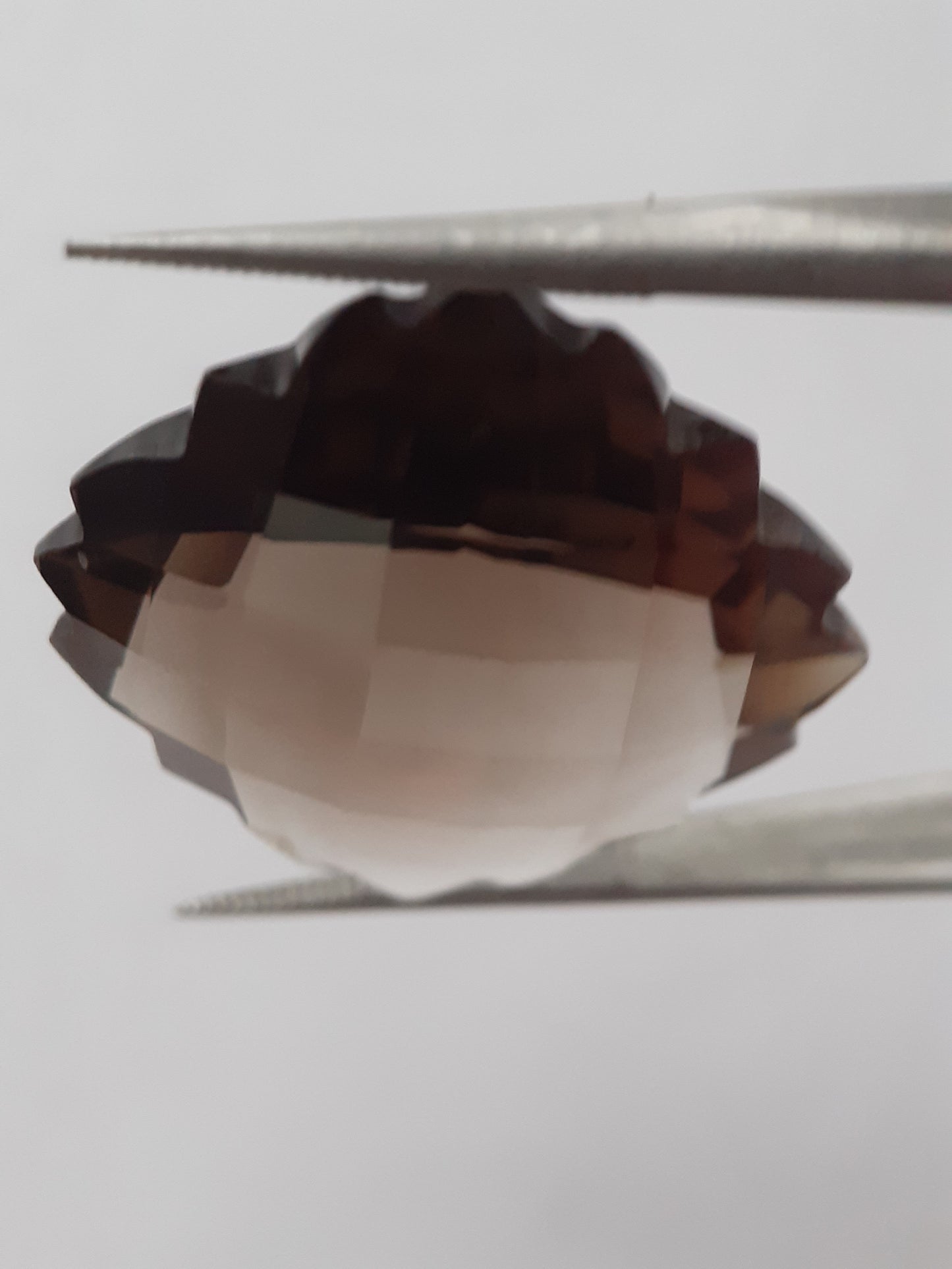 Natural brown smoky quartz - 19.70 ct - fancy  - unheated - certified by NGB - Natural Gems Belgium