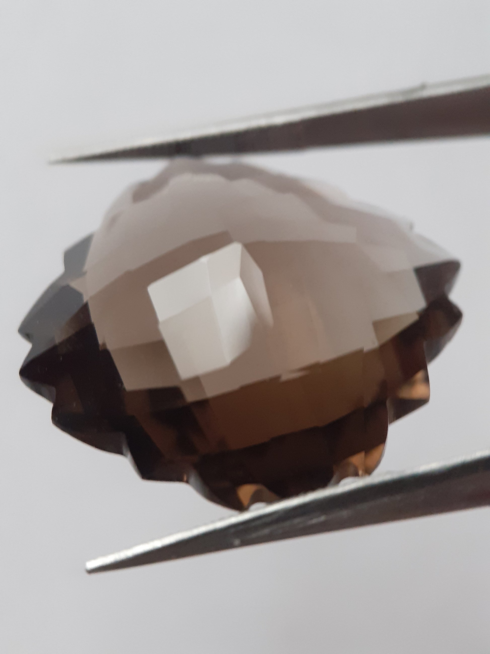 Natural brown smoky quartz - 19.70 ct - fancy  - unheated - certified by NGB - Natural Gems Belgium