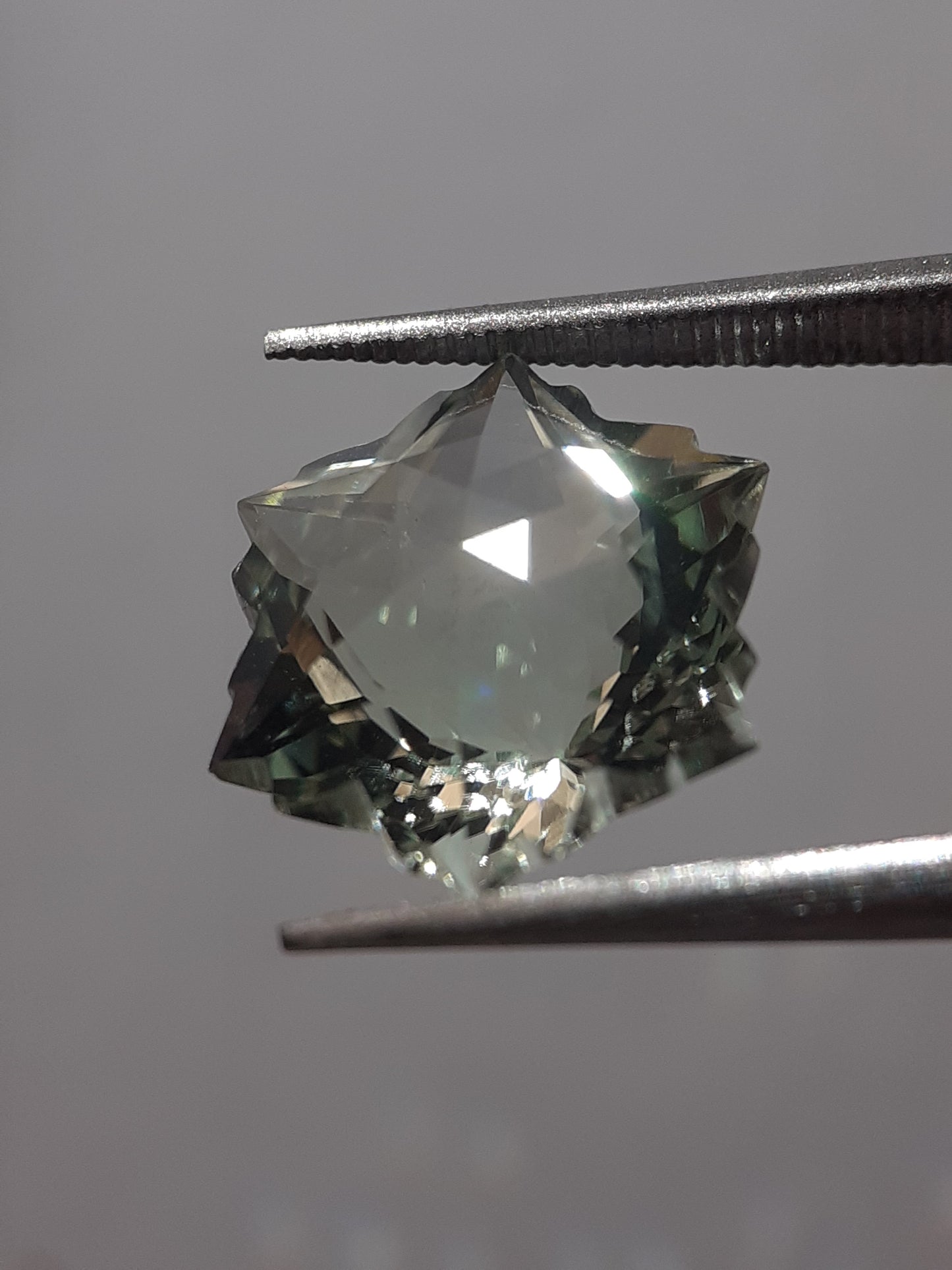 Natural green Amethyst - 4.39 ct - Hexagon - Snowflake - heated - certified by NGB - Natural Gems Belgium