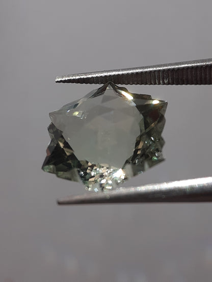 Natural green Amethyst - 4.39 ct - Hexagon - Snowflake - heated - certified by NGB - Natural Gems Belgium