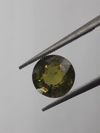 Natural Yellowish green Tourmaline - 1.82 ct - round - unheated - certified by NGB - Natural Gems Belgium