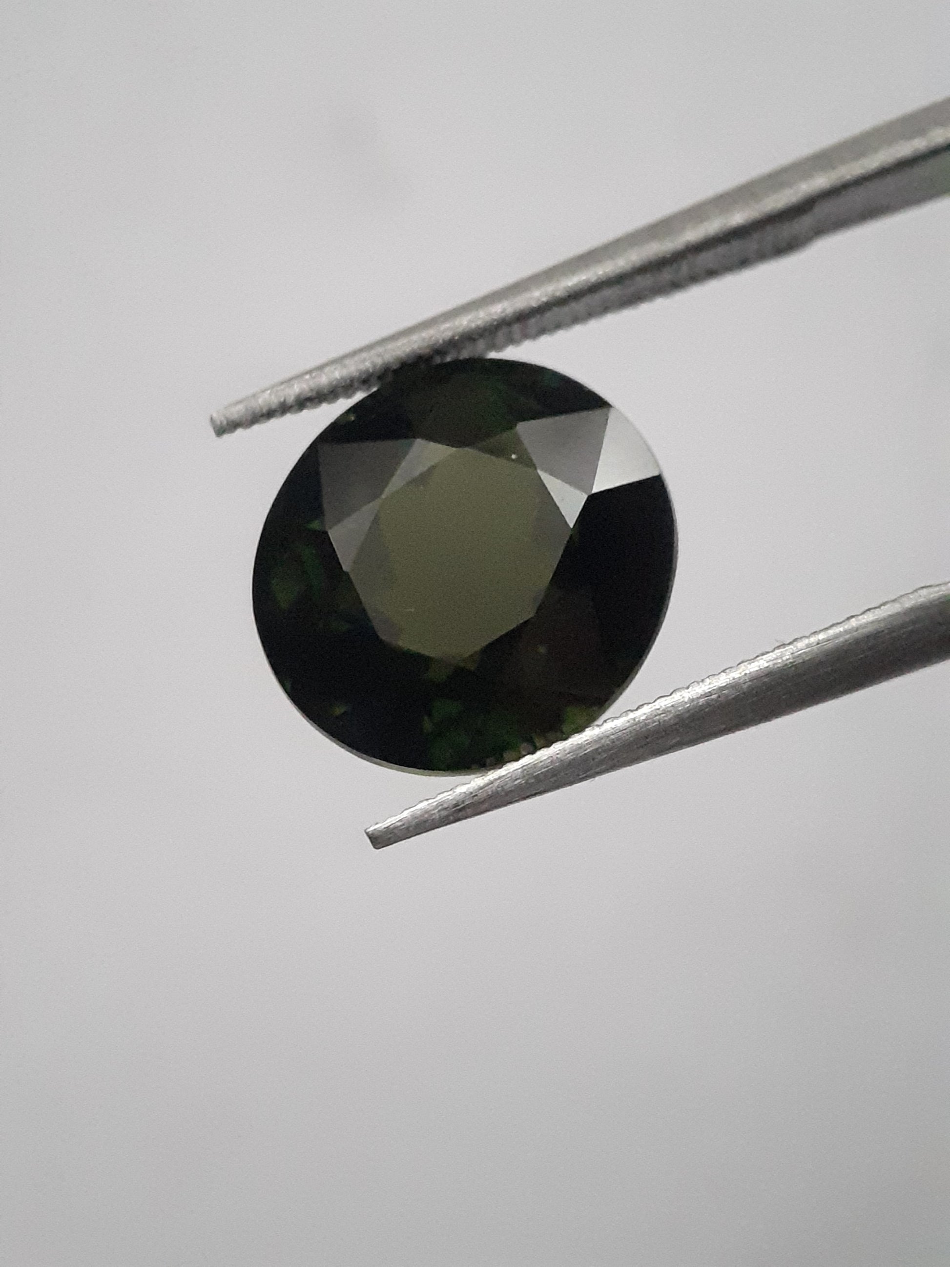 Natural Green Tourmaline - 4.14 ct - round - AAA grade - unheated - certified by NGB - Natural Gems Belgium