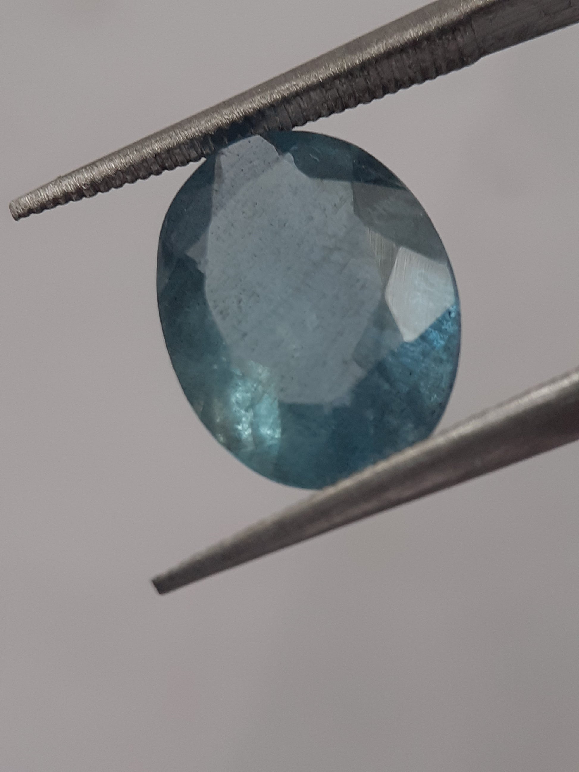 Natural greenish blue aquamarine - 2.46 ct - oval - unheated - certified by NGB - Natural Gems Belgium