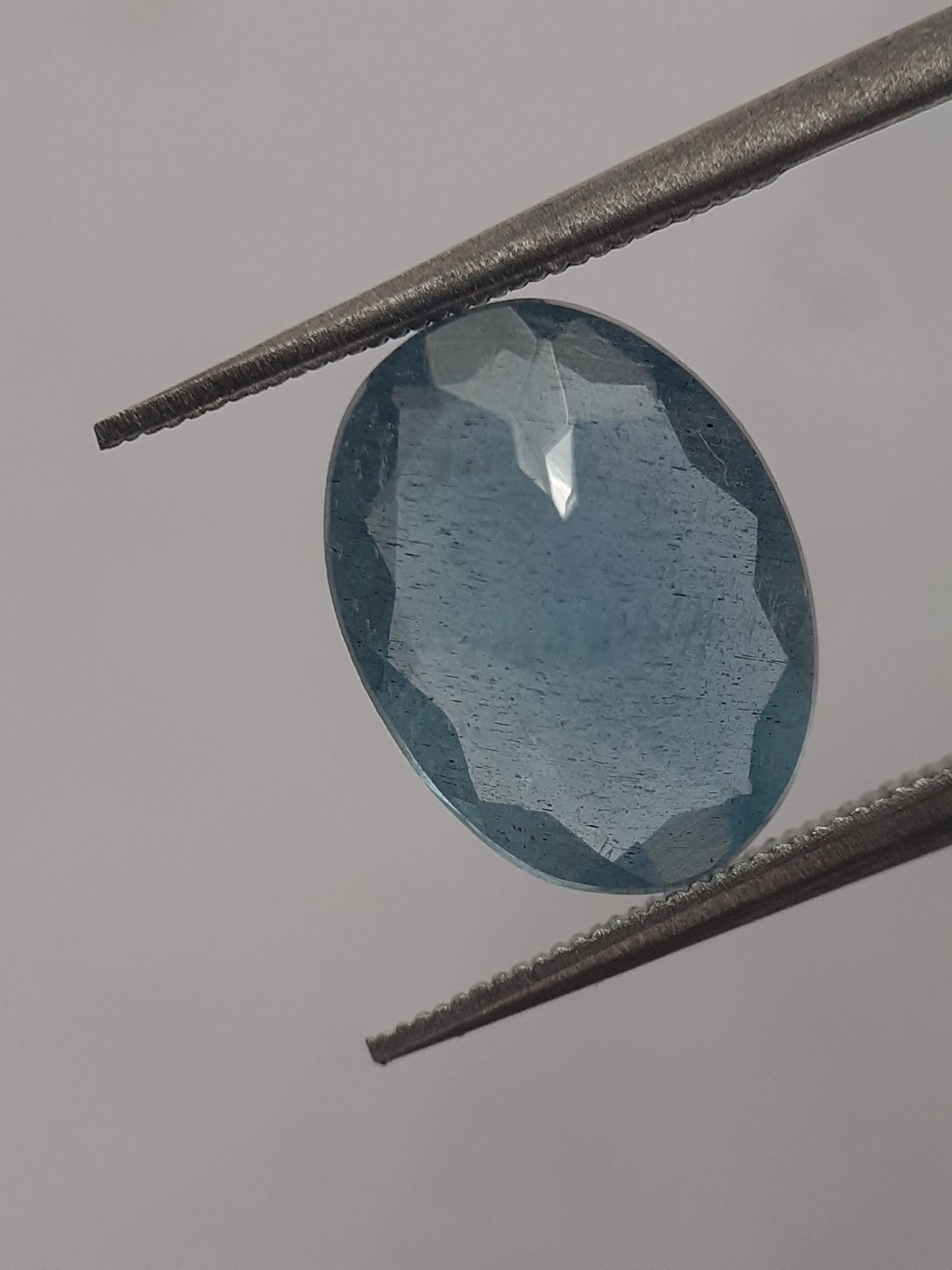 Natural greenish blue aquamarine - 2.46 ct - oval - unheated - certified by NGB - Natural Gems Belgium