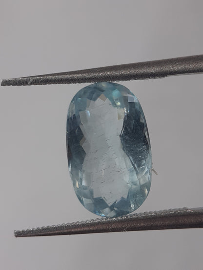 Natural light greenish blue aquamarine - 2.37 ct - oval - unheated - certified by NGB - Natural Gems Belgium