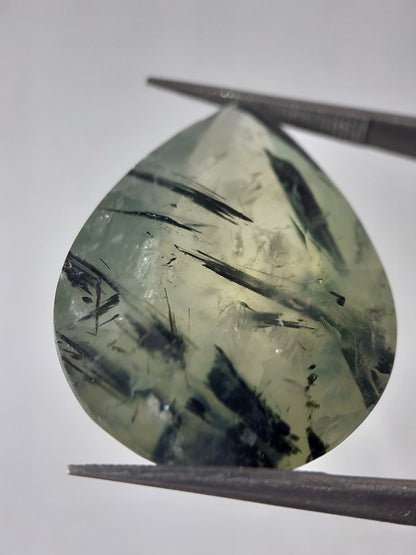 Natural yellowish green Prehnite - 26.86 ct - pear - unheated - certified by NGB - Natural Gems Belgium