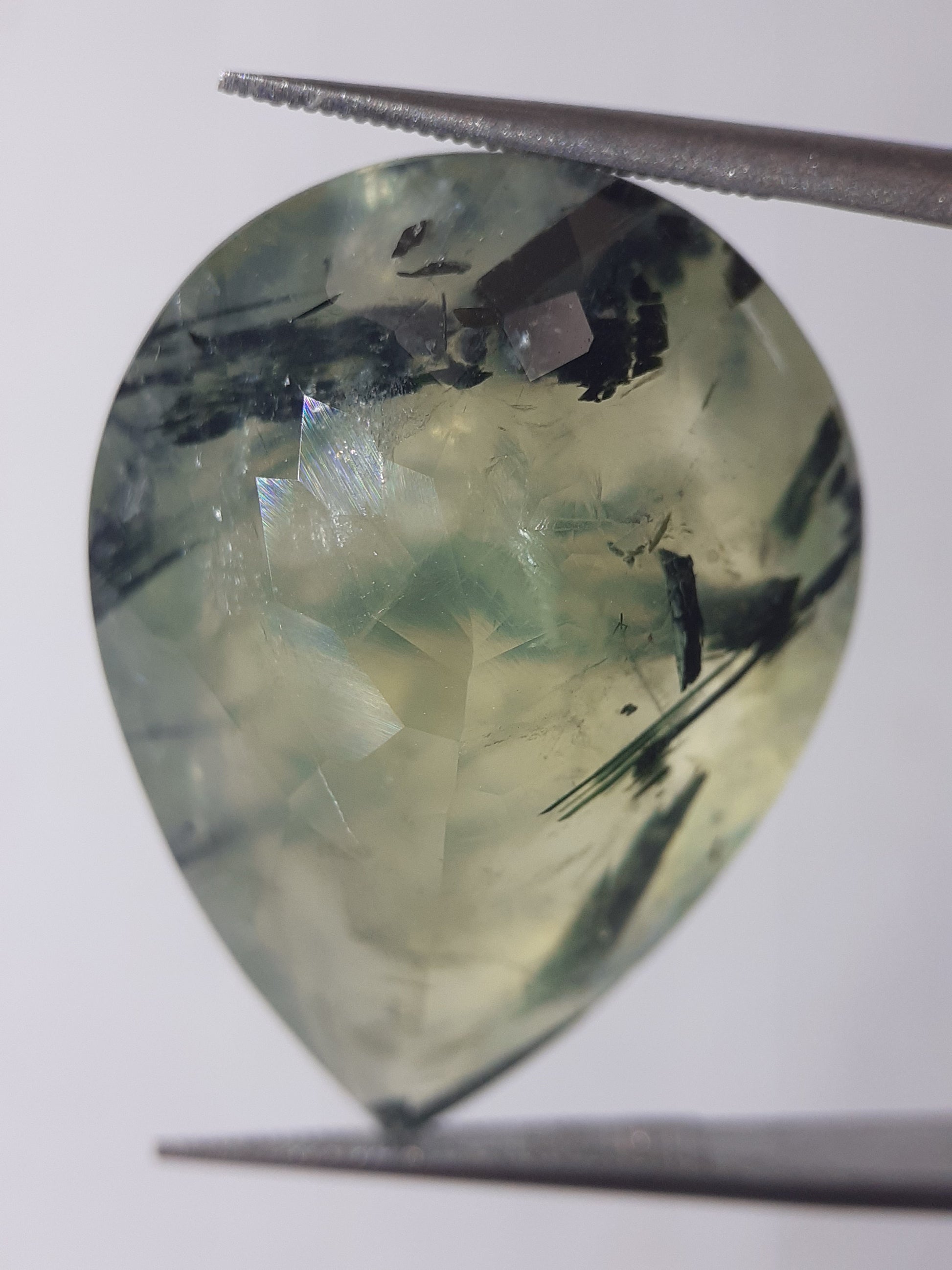 Natural yellowish green Prehnite - 26.86 ct - pear - unheated - certified by NGB - Natural Gems Belgium