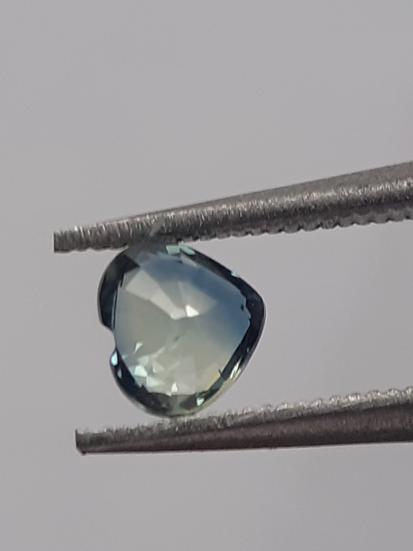 Natural bluish green sapphire - 0.28 ct - Heart - unheated - certified by NGB - Natural Gems Belgium