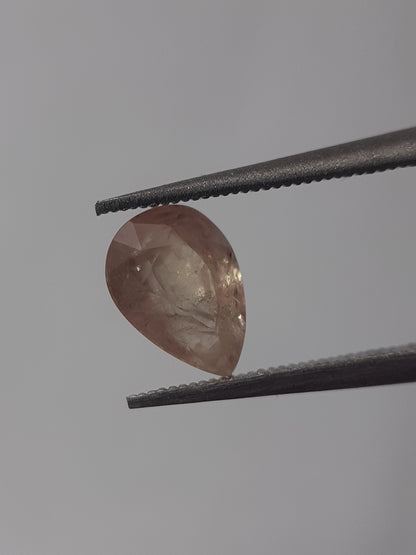 Natural pinkish yellow sapphire - 1.13 ct - pear - heated - certified by NGB - Natural Gems Belgium