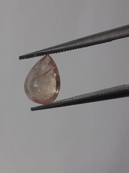 Natural pinkish yellow sapphire - 1.13 ct - pear - heated - certified by NGB - Natural Gems Belgium