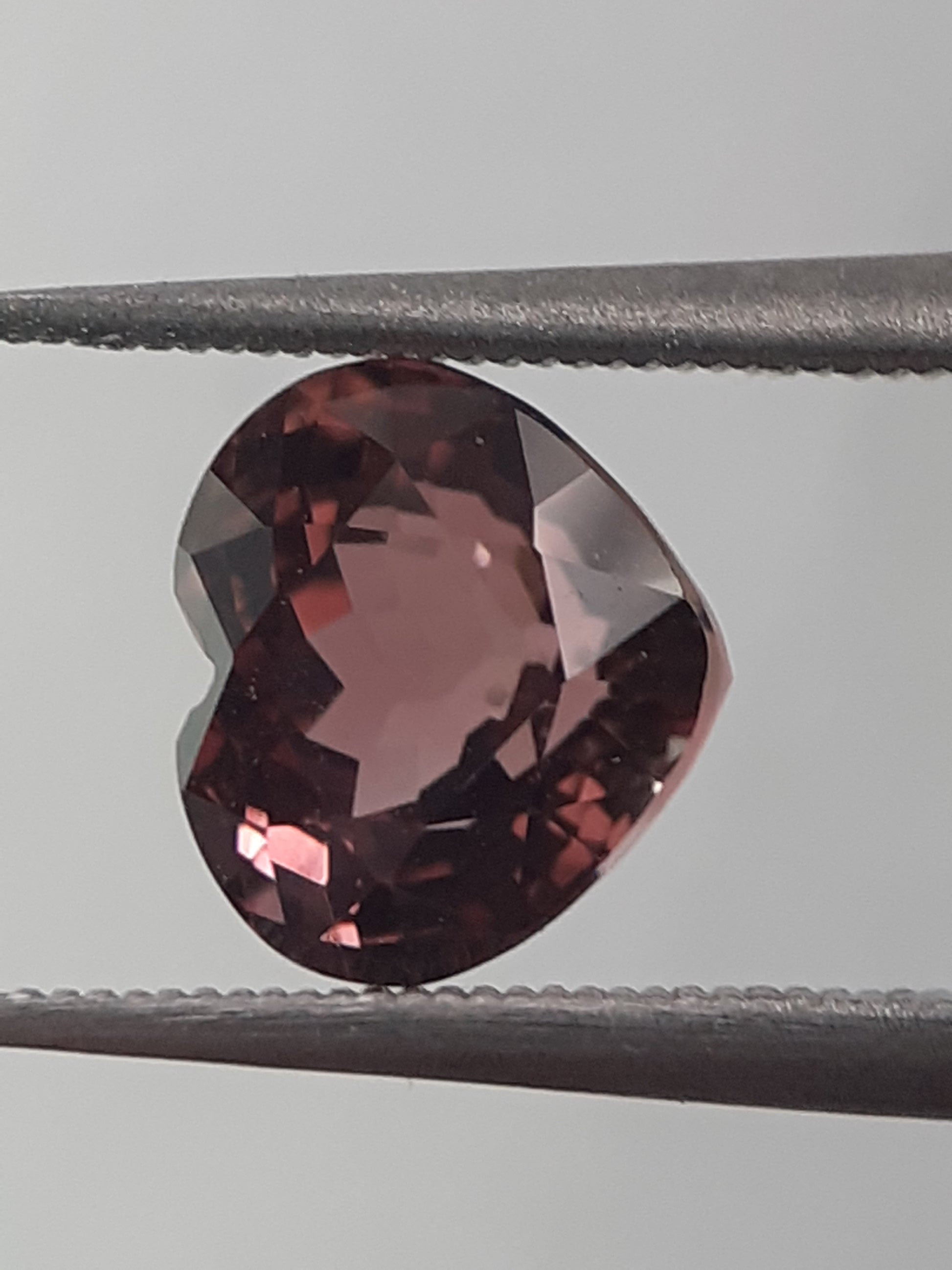 Natural Purplish pink Tourmaline - 1.74 ct - heart - unheated - certified by NGB - Natural Gems Belgium