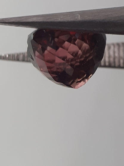 Natural Purplish pink Tourmaline - 1.74 ct - heart - unheated - certified by NGB - Natural Gems Belgium