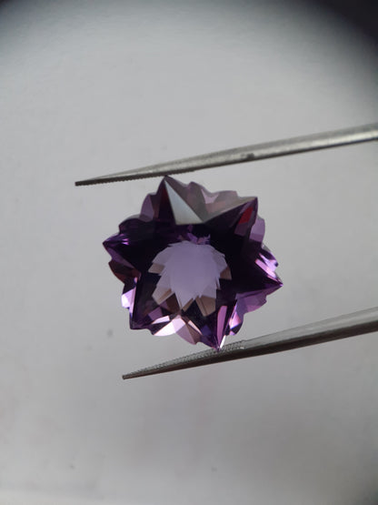 Natural medium to deep purple Amethyst - 19.14 ct - hexagon - unheated - certified by NGB - Natural Gems Belgium