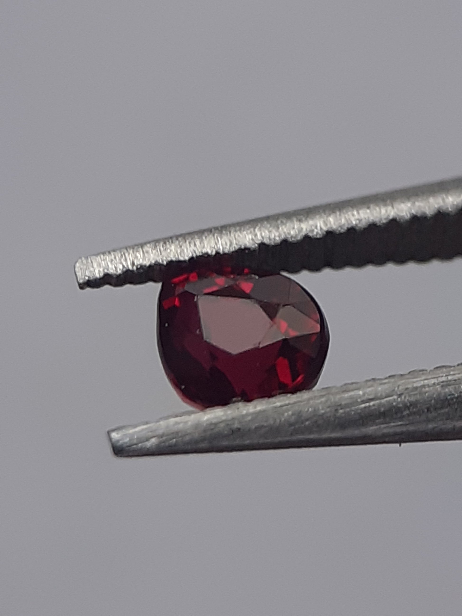 Natural deep red Ruby - 0.20 ct - Pear - unheated - certified by NGB - Natural Gems Belgium