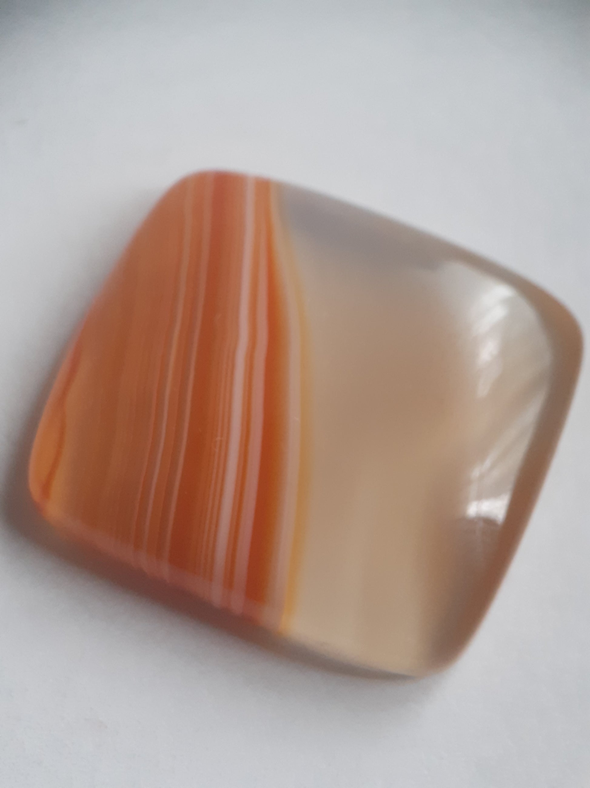 Natural orangy red Lake Superior Agate - 44.85 ct - Cushion Cabochon - unheated - certified by NGB - Natural Gems Belgium