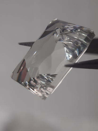 Natural clear crystal quartz - 13.99 ct - cushion - custom cut - certified by NGB - Natural Gems Belgium