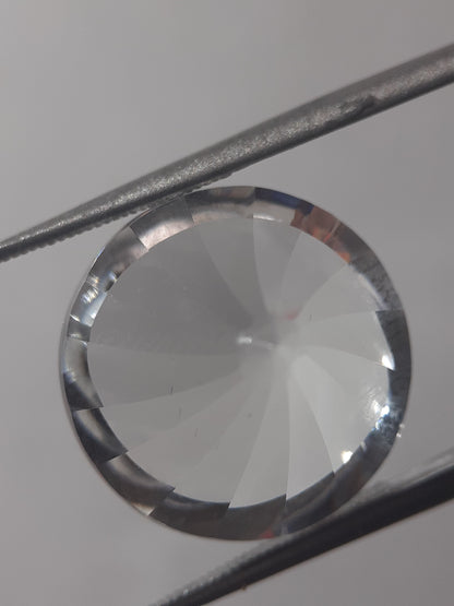 Natural clear crystal quartz - 11.53 ct - round - custom cut - AAA grade - certified by NGB - Natural Gems Belgium