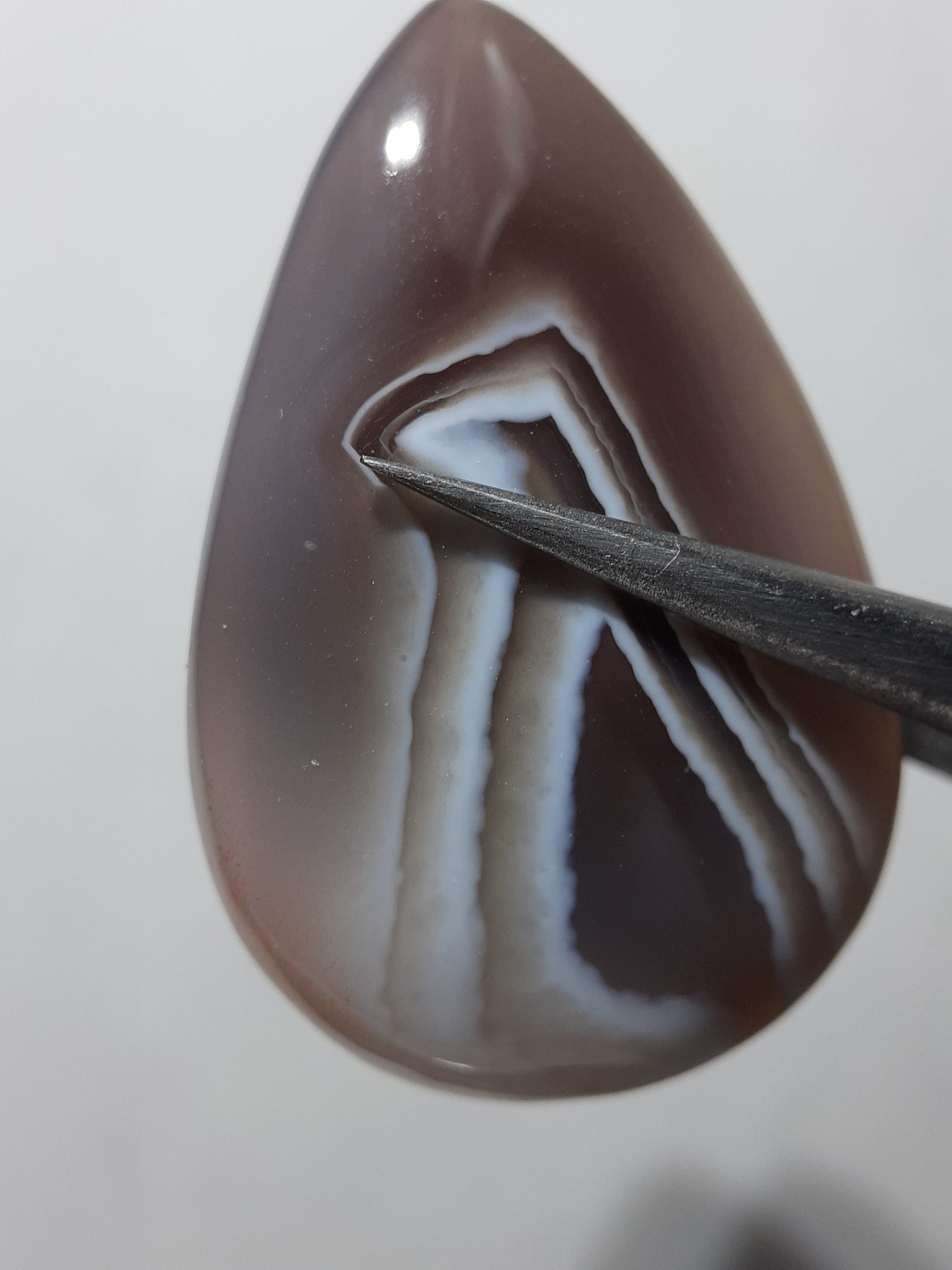 Natural purplish brown and white Botswana Agate - 21.47 ct - pear Cabochon - unique - certified by NGB - Natural Gems Belgium