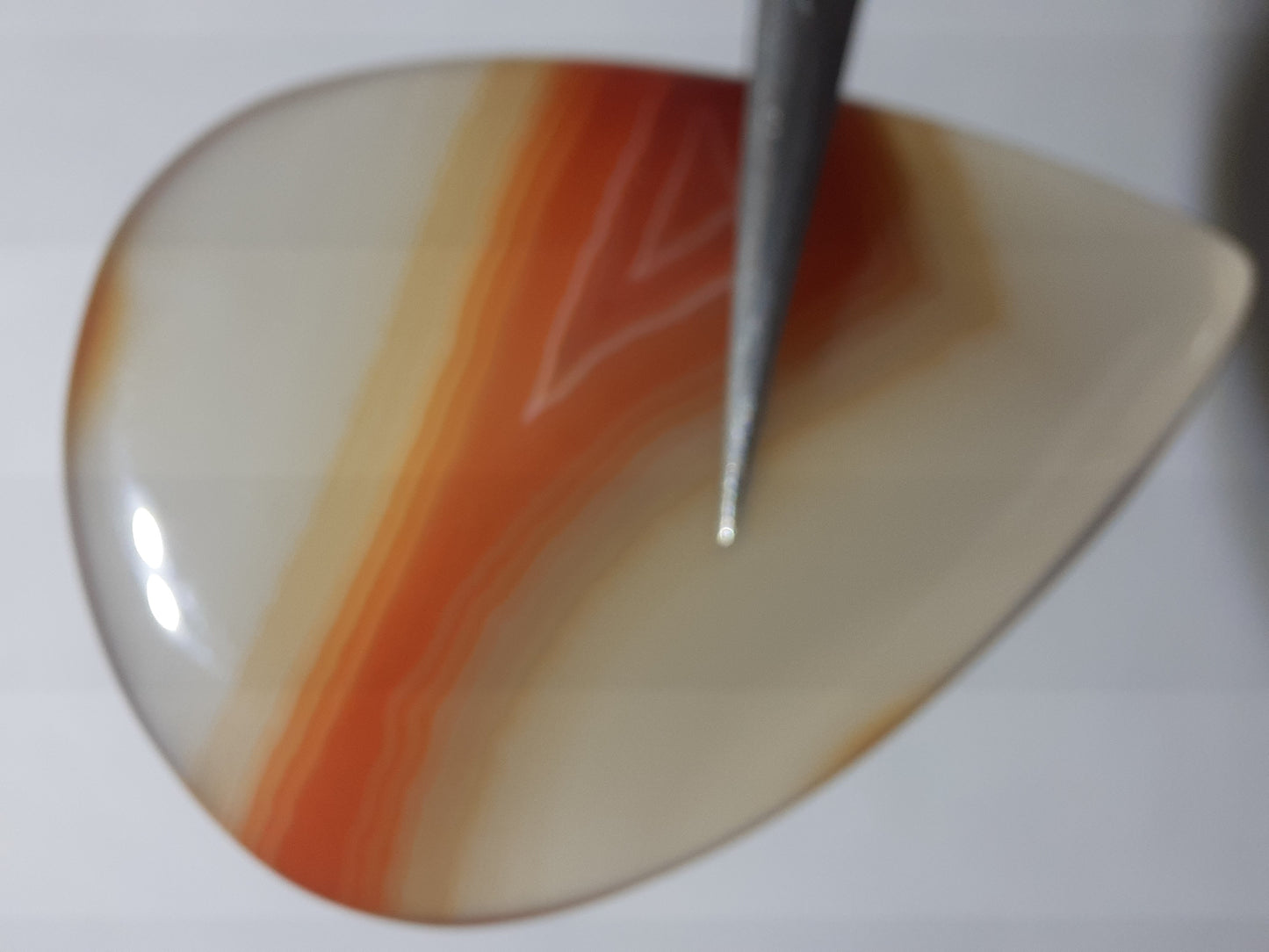 Natural orangy red and orangy milky white Lake Superior Agate - 49.60 ct - pear Cabochon - unheated - certified by NGB - Natural Gems Belgium