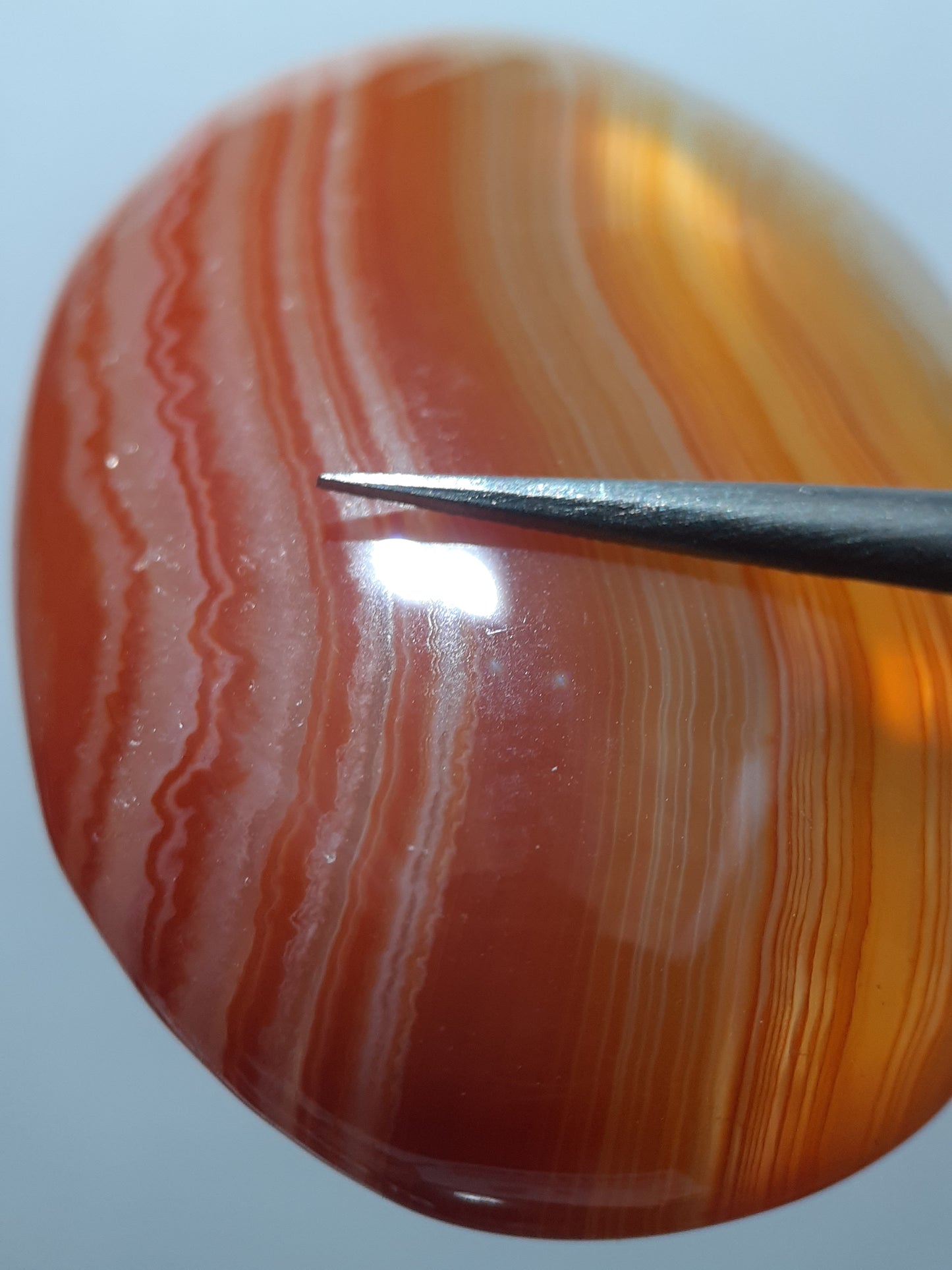 Natural orangy red orange and silky white Lake Superior Agate - 77.57 ct - oval Cabochon - unheated - certified by NGB - Natural Gems Belgium