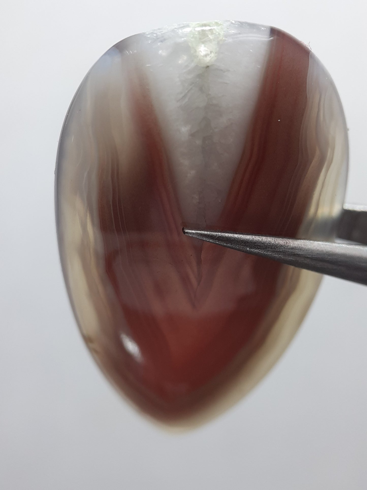 Natural brownish grey and deep orangy red Botswana Agate - 22.85 ct - Pear - crystal structure line in center - Natural Gems Belgium