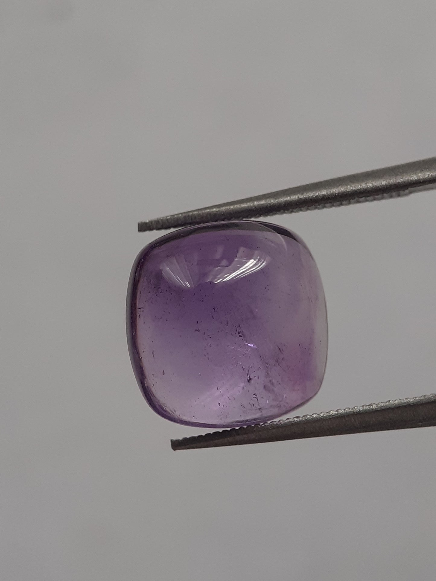 Natural purple Amethyst - 4.15 ct - cushion cabochon - 10x10 mm - unheated - Natural Gems Belgium