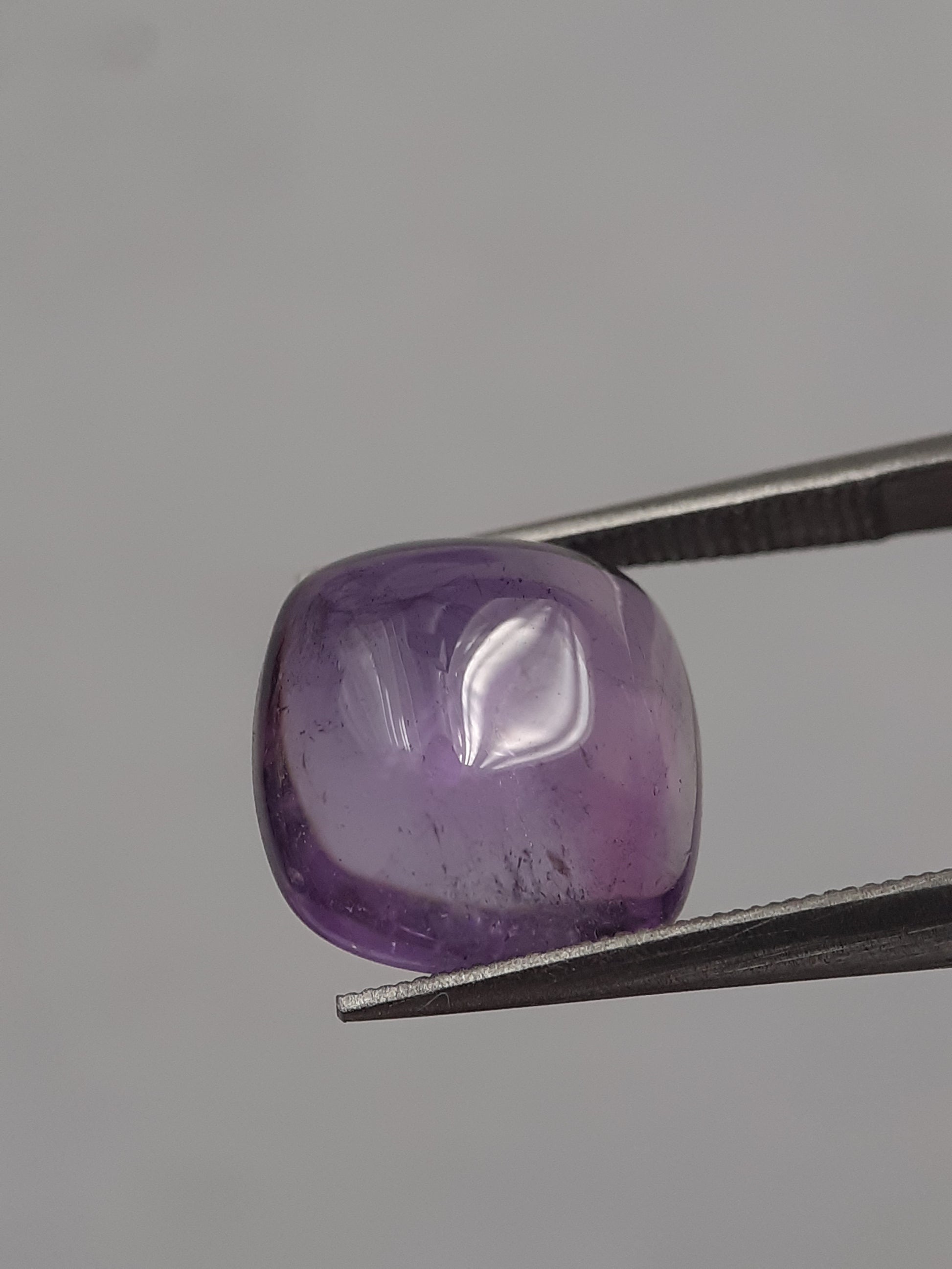 Natural purple Amethyst - 4.15 ct - cushion cabochon - 10x10 mm - unheated - Natural Gems Belgium