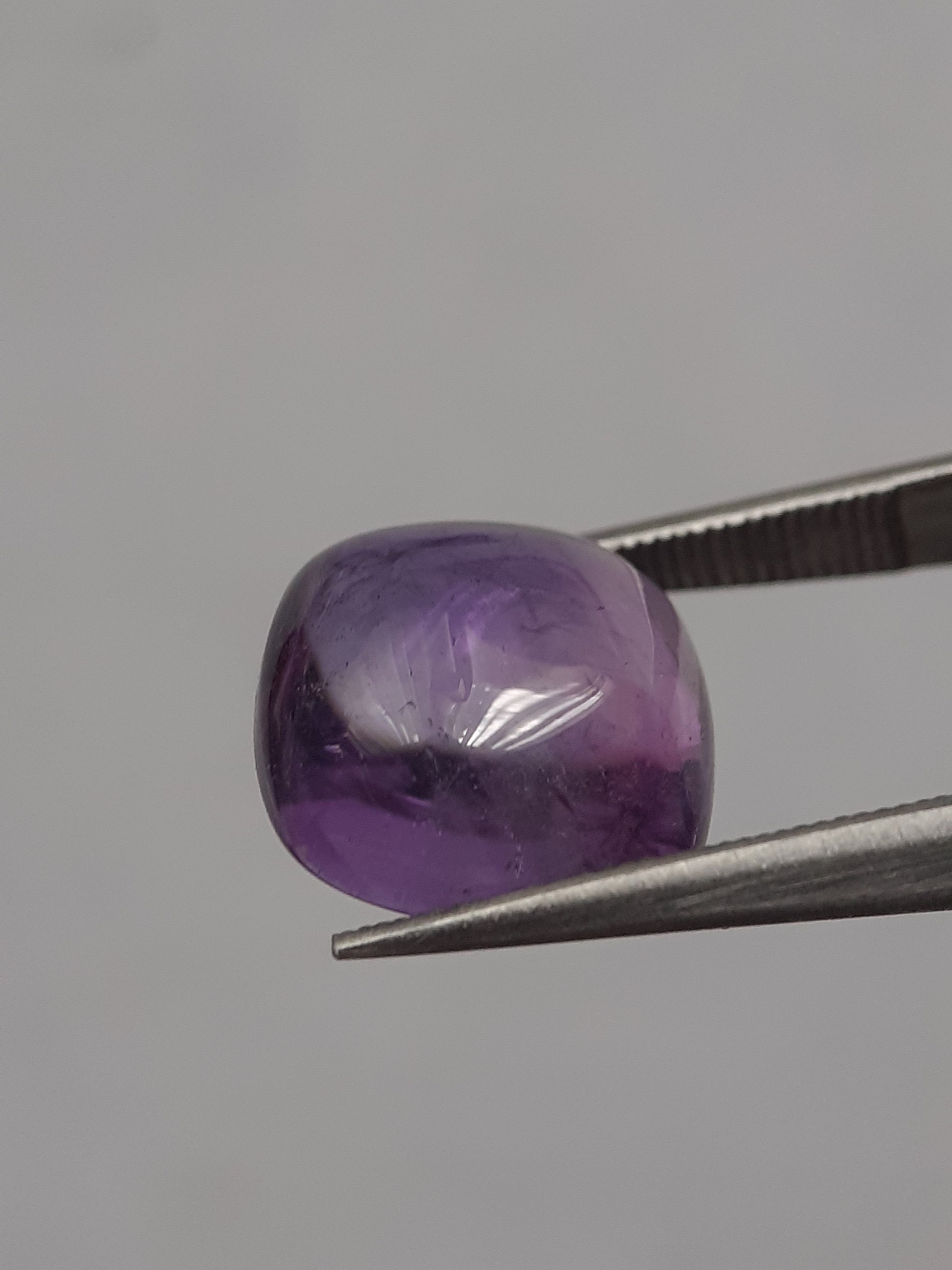 Natural purple Amethyst - 4.15 ct - cushion cabochon - 10x10 mm - unheated - Natural Gems Belgium