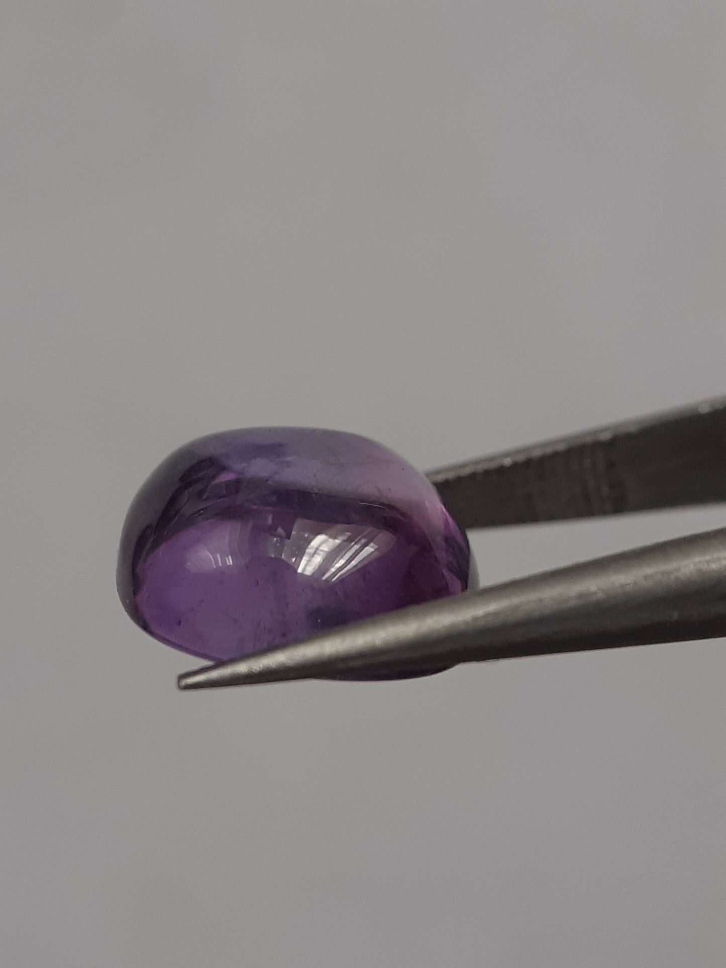 Natural purple Amethyst - 4.15 ct - cushion cabochon - 10x10 mm - unheated - Natural Gems Belgium