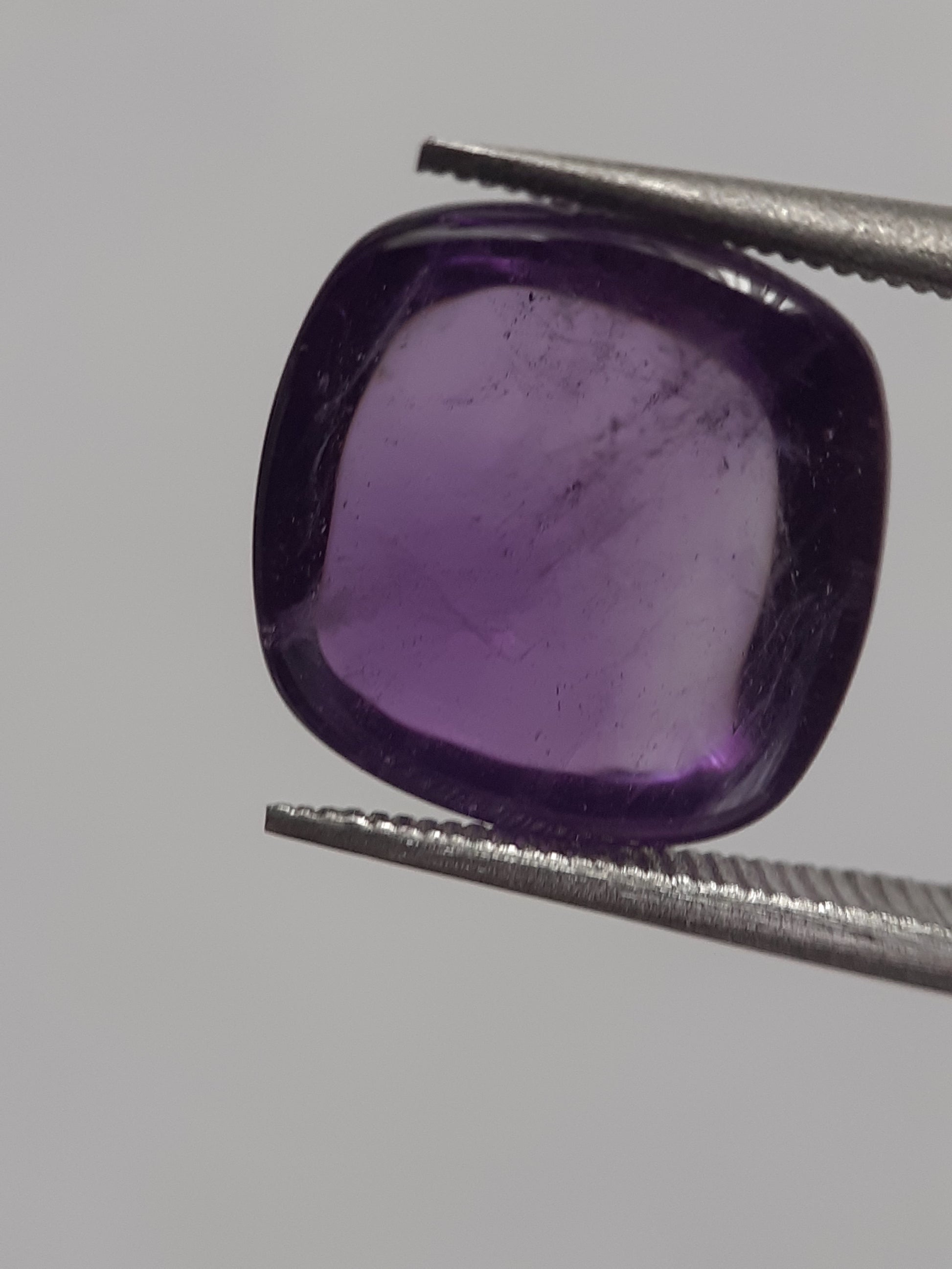 Natural purple Amethyst - 4.15 ct - cushion cabochon - 10x10 mm - unheated - Natural Gems Belgium