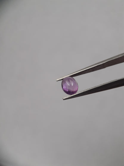 Natural purple Amethyst - 0.35 ct - oval cabochon - 5.1 x 4.1 mm - unheated - Natural Gems Belgium