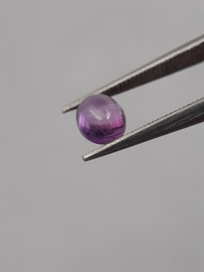 Natural purple Amethyst - 0.35 ct - oval cabochon - 5.1 x 4.1 mm - unheated - Natural Gems Belgium