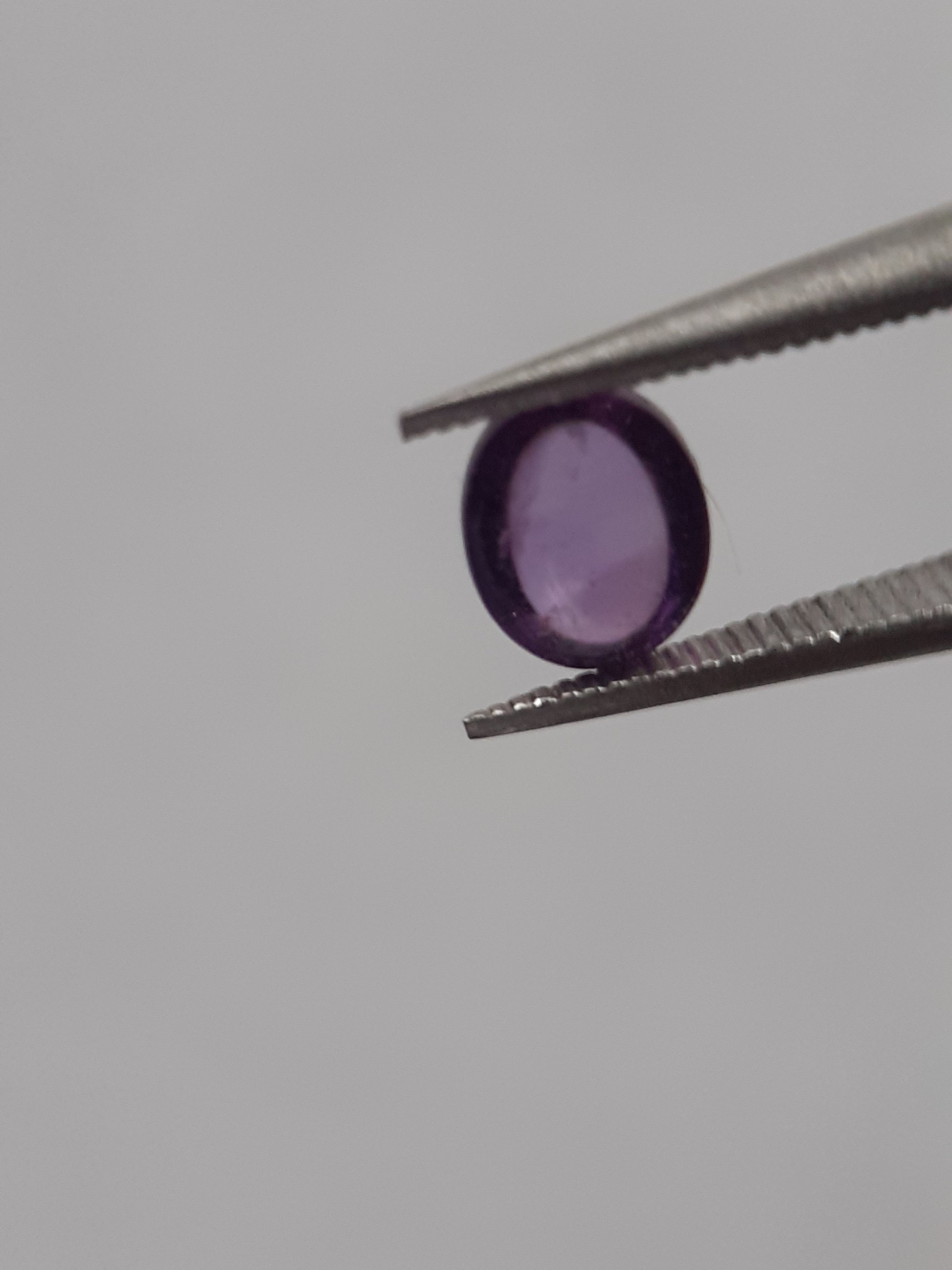 Natural purple Amethyst - 0.35 ct - oval cabochon - 5.1 x 4.1 mm - unheated - Natural Gems Belgium