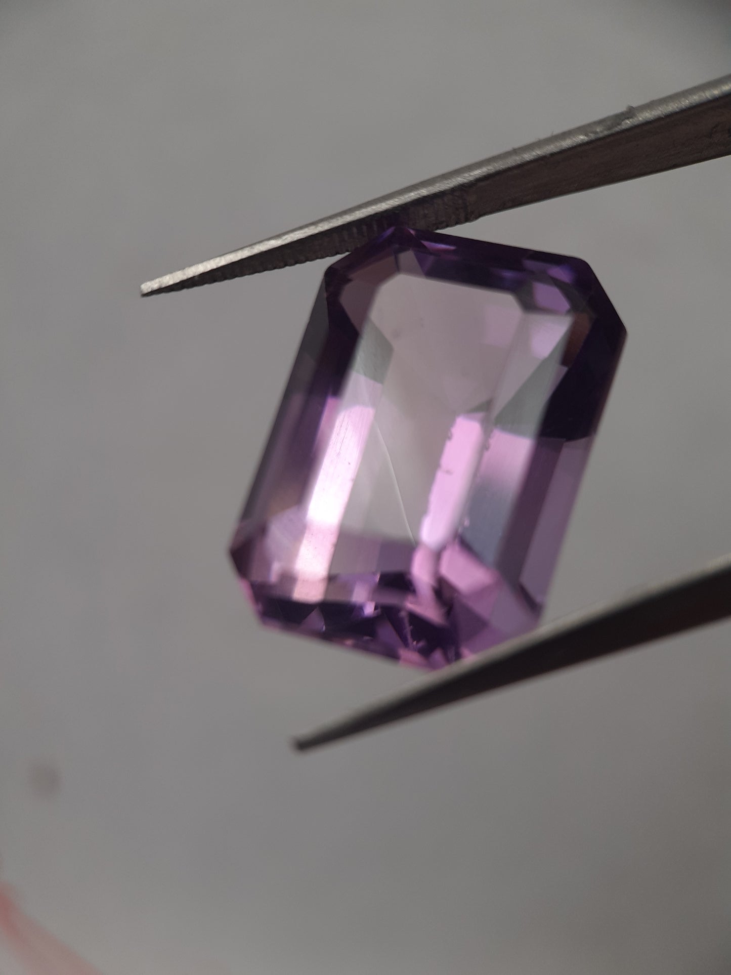 Natural light and medium purple Amethyst - 13.77 ct - octagon - unheated - certified by NGB - Natural Gems Belgium