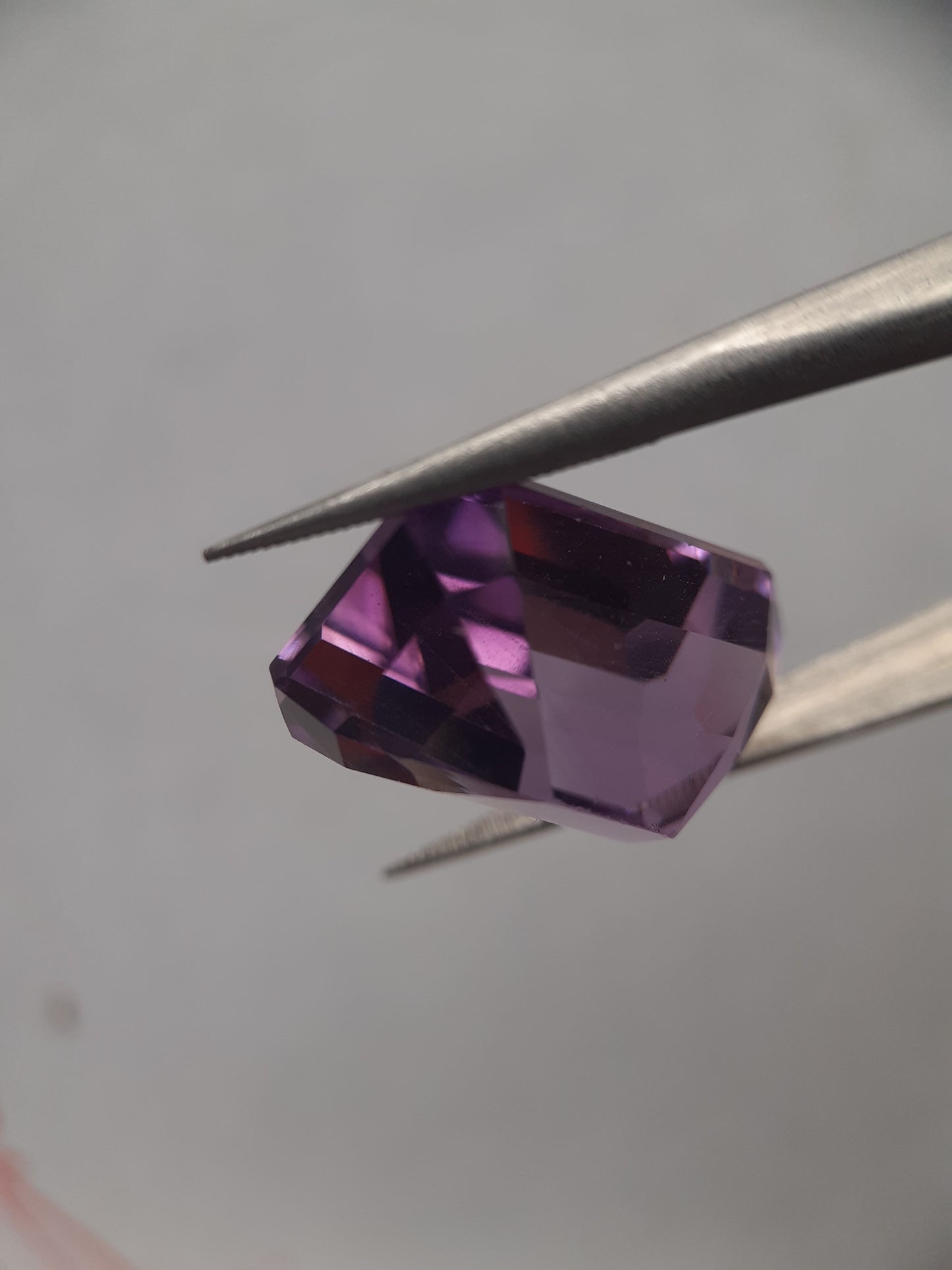 Natural light and medium purple Amethyst - 13.77 ct - octagon - unheated - certified by NGB - Natural Gems Belgium