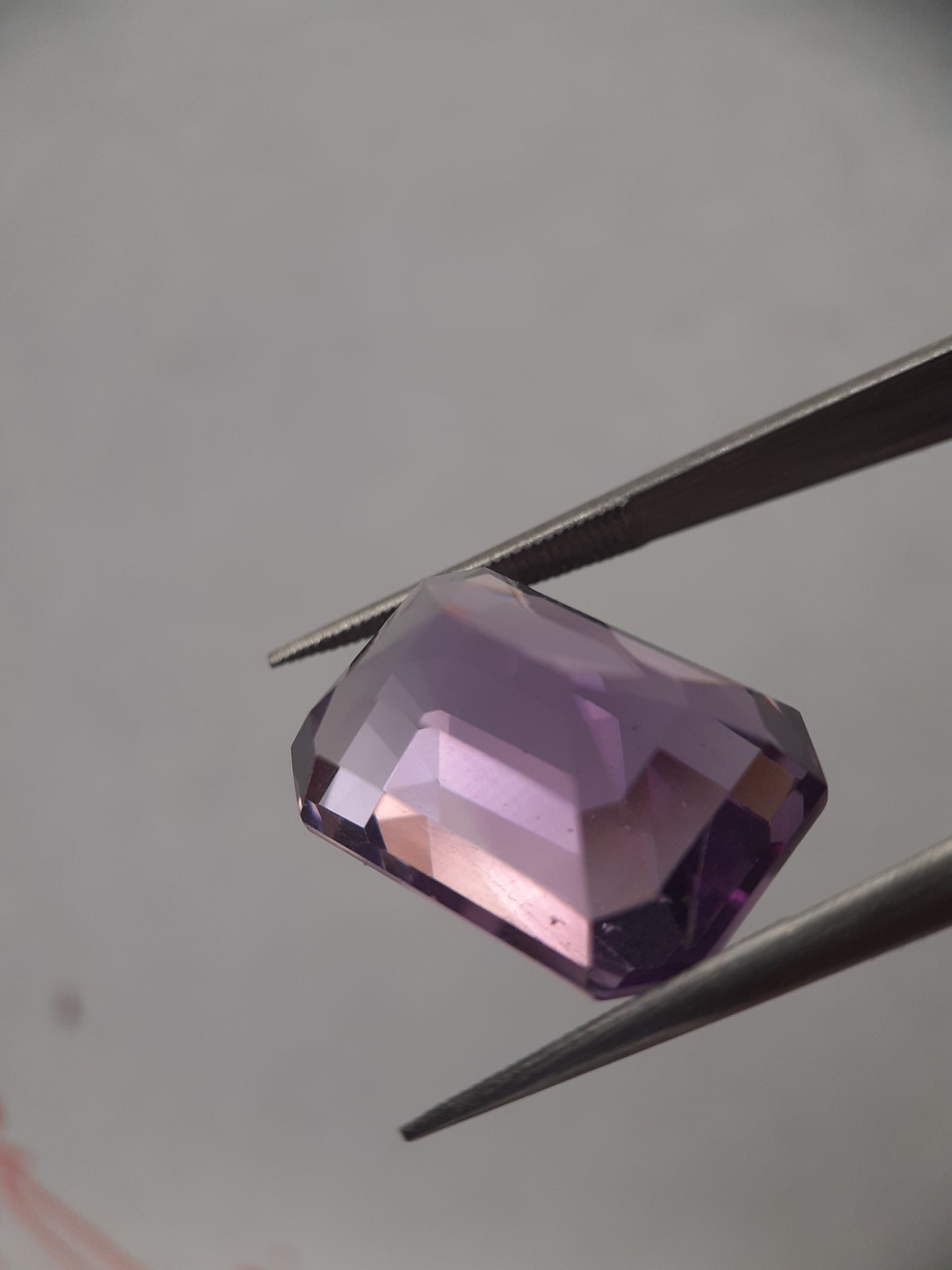 Natural light and medium purple Amethyst - 13.77 ct - octagon - unheated - certified by NGB - Natural Gems Belgium