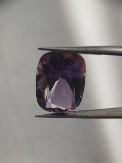 Natural medium purple Amethyst - 11.27 ct - cushion - unheated - certified by NGB - Natural Gems Belgium