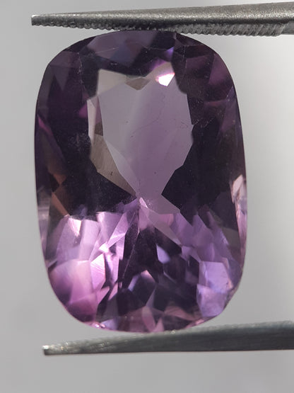 Natural medium purple Amethyst - 11.27 ct - cushion - unheated - certified by NGB - Natural Gems Belgium