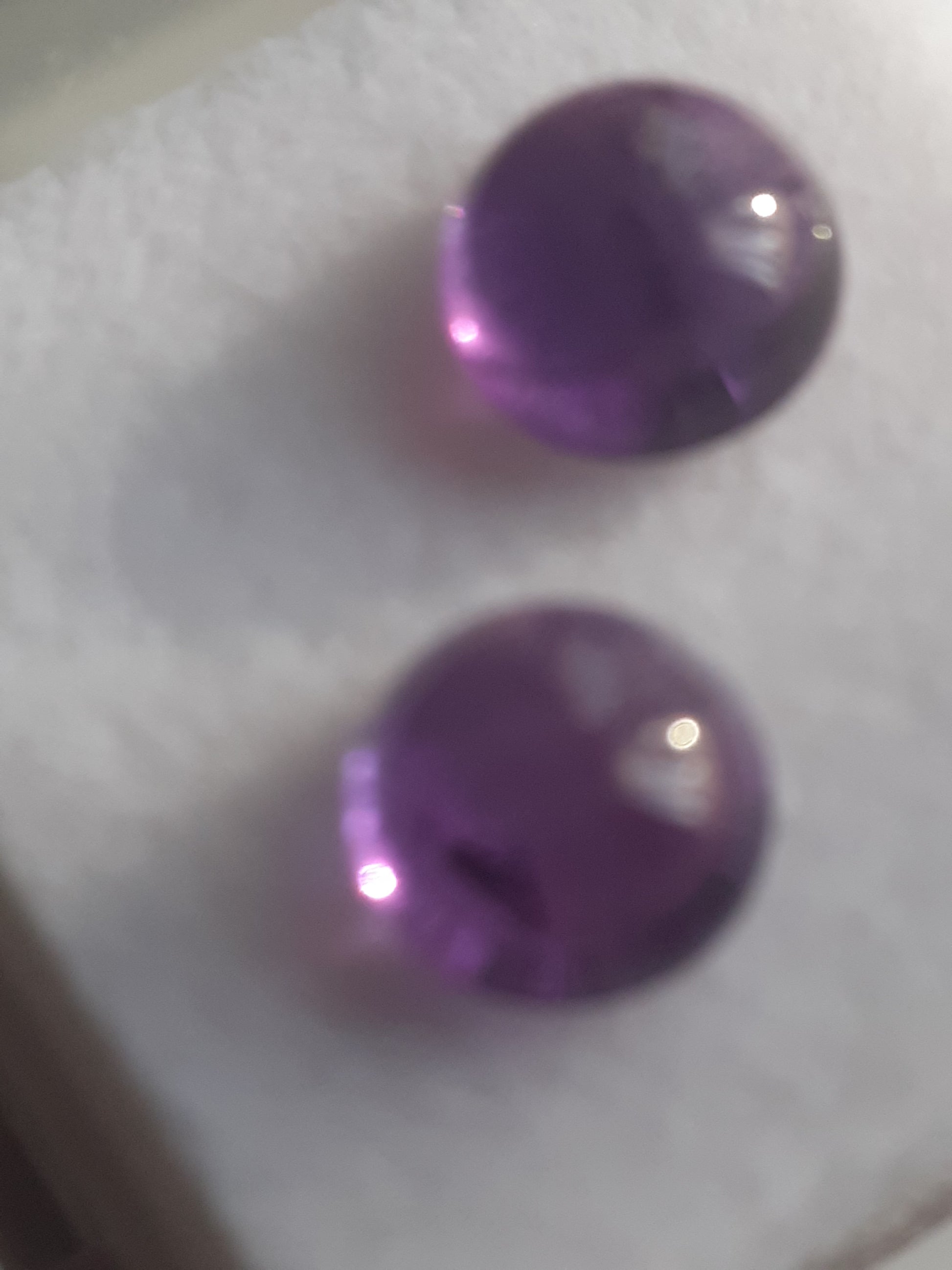 Natural purple Amethyst - matching pair - 2.89 tcw - round cabochon - approx 2.9 mm - unheated - Natural Gems Belgium