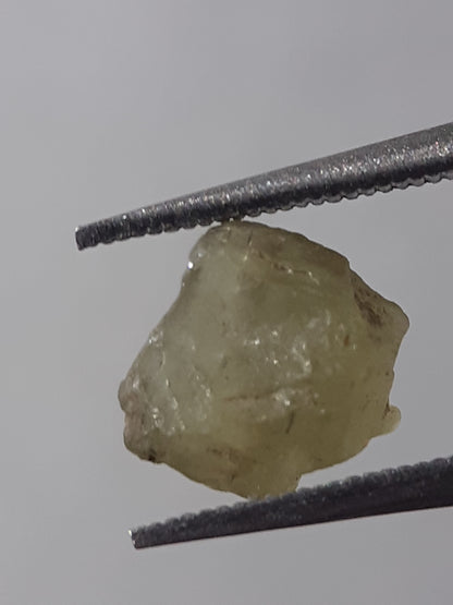 Natural Greenish Yellow Apatite - 1.19 ct - Rough Gemstone - unheated - Natural Gems Belgium