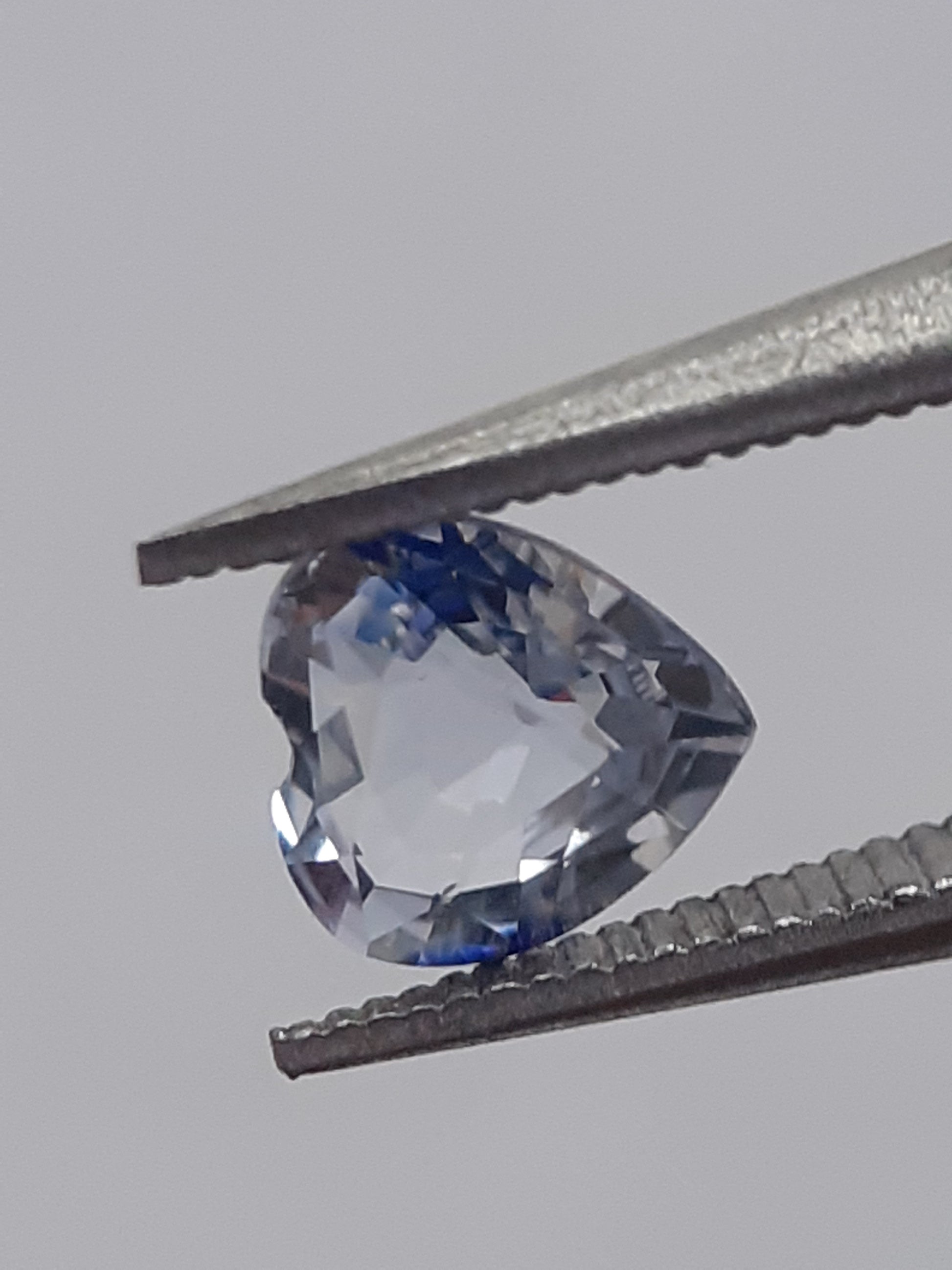 Natural light blue sapphire - 0.42 ct - Heart - heated - certified by NGB - Natural Gems Belgium